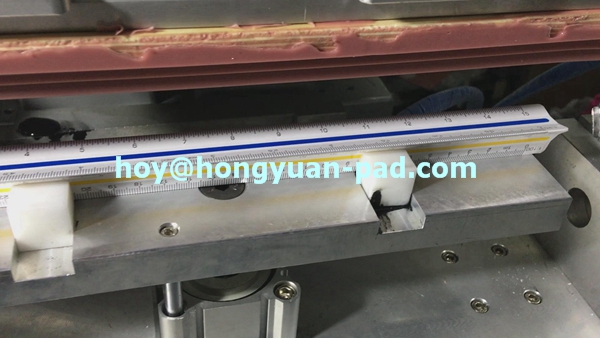 Automatic pad printing machine for Triangular ruler