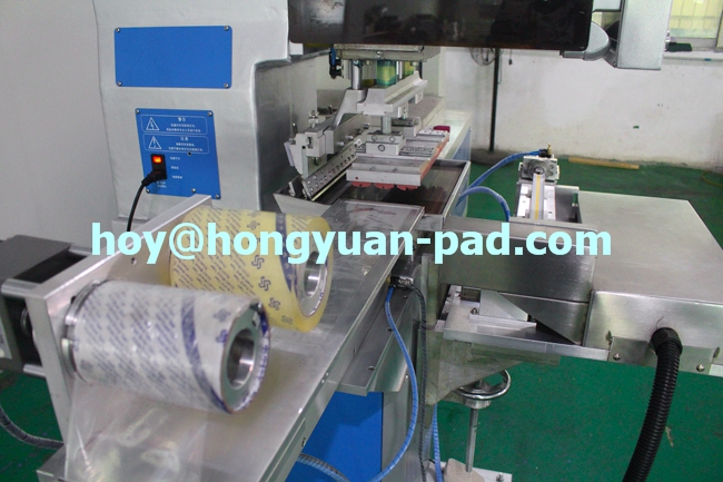 Pad printer with auto cleaning system