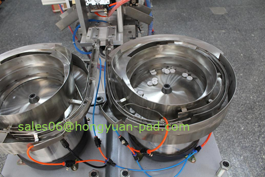 Automatic pad printing machine with automatic loading
